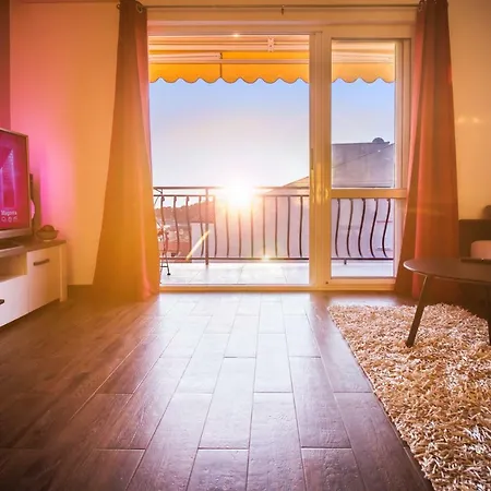 Skytub Apartment *