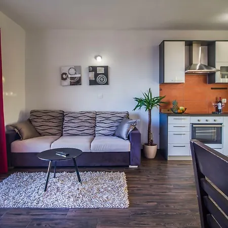 Skytub Apartment *
